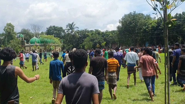 ব্রাহ্মণবাড়িয়ায় ফেসবুকে কমেন্ট নিয়ে দুই পক্ষের সংঘর্ষ, আহত ৩০
